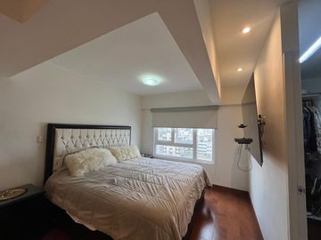 ¡EXCLUSIVO DÚPLEX CON PISCINA Y VISTA PANORÁMICA!