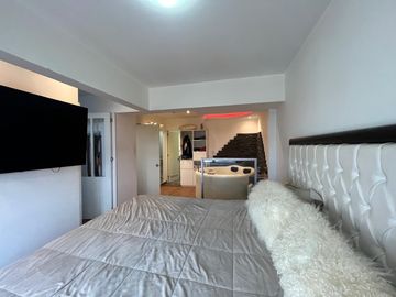 ¡EXCLUSIVO DÚPLEX CON PISCINA Y VISTA PANORÁMICA!