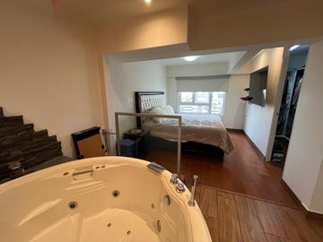 ¡EXCLUSIVO DÚPLEX CON PISCINA Y VISTA PANORÁMICA!