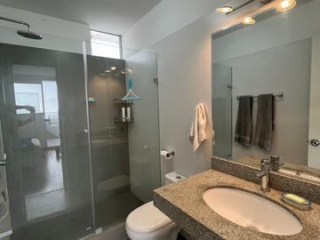 ¡EXCLUSIVO DÚPLEX CON PISCINA Y VISTA PANORÁMICA!