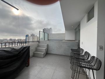 ¡EXCLUSIVO DÚPLEX CON PISCINA Y VISTA PANORÁMICA!