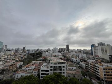 ¡EXCLUSIVO DÚPLEX CON PISCINA Y VISTA PANORÁMICA!