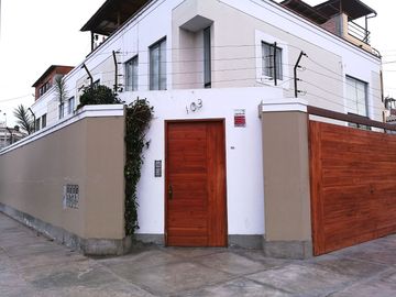 SE VENDE LINDO CHALET *CHORRILLOS CEDROS DE VILLA *PARQUES *EXCELENTE UBICACIÓN