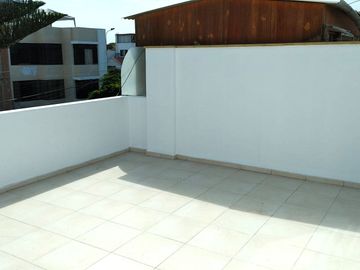 SE VENDE LINDO CHALET *CHORRILLOS CEDROS DE VILLA *PARQUES *EXCELENTE UBICACIÓN