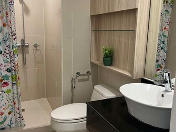 RUSH SALE: 2 Bedroom Unit in Bellagio Towers, tower 3, BGC