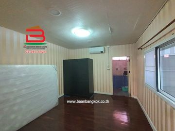 บ้านเดี่ยว หลังริม หมู่บ้าน ซื่อตรง 28 (ซอยนวมินทร์ 143) เนื้อที่ 108 ตรว. ใกล้รพ.พญาไท, โลตัส นวมินทร์ ถนนนวมินทร์ แขวงคลองกุ่ม เขตบางกะปิ กรุงเทพมหา