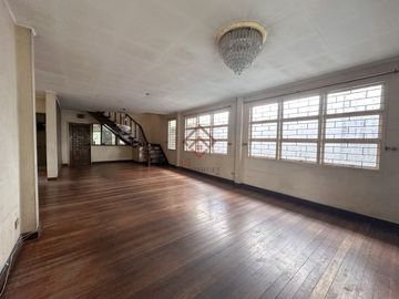 FOR SALE Fixer Upper Old House and Lot in Brgy Don Manuel Quezon City - SH101