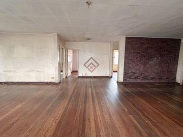 FOR SALE Fixer Upper Old House and Lot in Brgy Don Manuel Quezon City - SH101