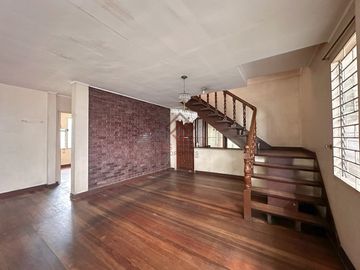 FOR SALE Fixer Upper Old House and Lot in Brgy Don Manuel Quezon City - SH101
