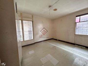 FOR SALE Fixer Upper Old House and Lot in Brgy Don Manuel Quezon City - SH101