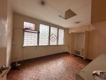 FOR SALE Fixer Upper Old House and Lot in Brgy Don Manuel Quezon City - SH101