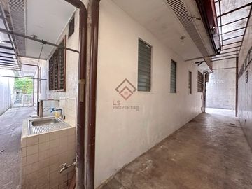 FOR SALE Fixer Upper Old House and Lot in Brgy Don Manuel Quezon City - SH101