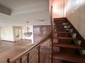 FOR SALE Fixer Upper Old House and Lot in Brgy Don Manuel Quezon City - SH101