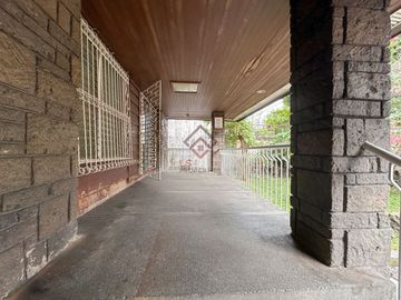 FOR SALE Fixer Upper Old House and Lot in Brgy Don Manuel Quezon City - SH101