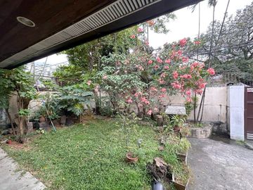 FOR SALE Fixer Upper Old House and Lot in Brgy Don Manuel Quezon City - SH101