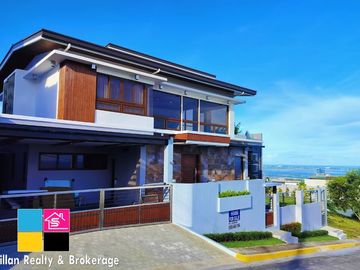 Overlooking Furnished House with Swimming Pool in Talisay Cebu