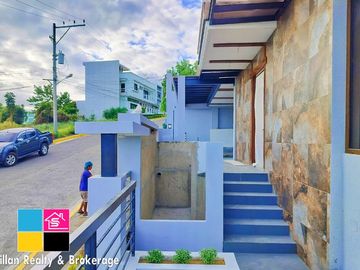 Overlooking Furnished House with Swimming Pool in Talisay Cebu