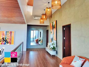 Overlooking Furnished House with Swimming Pool in Talisay Cebu