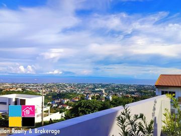 Overlooking Furnished House with Swimming Pool in Talisay Cebu