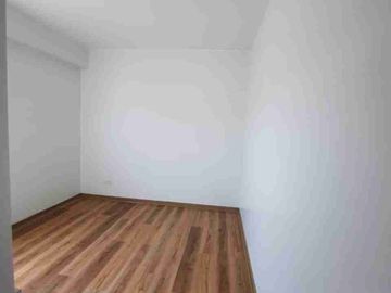 VENDO DEPARTAMENTO DÚPLEX. REMODELADO. IMPECABLE. FRENTE A PARQUE – SAN BORJA