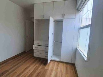 VENDO DEPARTAMENTO DÚPLEX. REMODELADO. IMPECABLE. FRENTE A PARQUE – SAN BORJA