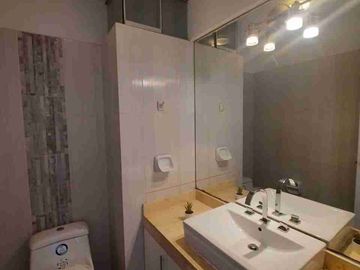 VENDO DEPARTAMENTO DÚPLEX. REMODELADO. IMPECABLE. FRENTE A PARQUE – SAN BORJA