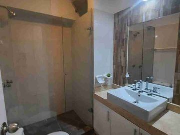 VENDO DEPARTAMENTO DÚPLEX. REMODELADO. IMPECABLE. FRENTE A PARQUE – SAN BORJA