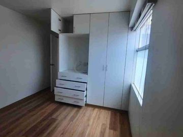VENDO DEPARTAMENTO DÚPLEX. REMODELADO. IMPECABLE. FRENTE A PARQUE – SAN BORJA