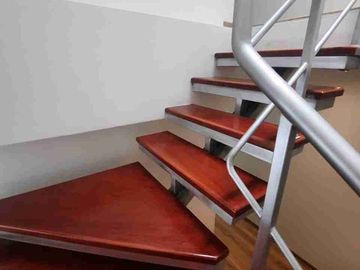 VENDO DEPARTAMENTO DÚPLEX. REMODELADO. IMPECABLE. FRENTE A PARQUE – SAN BORJA