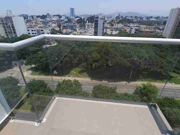 VENDO DEPARTAMENTO DÚPLEX. REMODELADO. IMPECABLE. FRENTE A PARQUE – SAN BORJA
