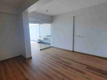 VENDO DEPARTAMENTO DÚPLEX. REMODELADO. IMPECABLE. FRENTE A PARQUE – SAN BORJA