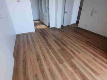 VENDO DEPARTAMENTO DÚPLEX. REMODELADO. IMPECABLE. FRENTE A PARQUE – SAN BORJA