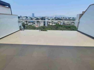 VENDO DEPARTAMENTO DÚPLEX. REMODELADO. IMPECABLE. FRENTE A PARQUE – SAN BORJA