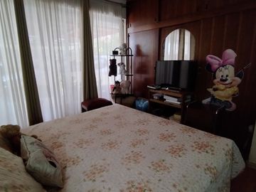 Se Vende cómoda y segura casa, ubicada en 20 Oriente con 9 1/2 sur.