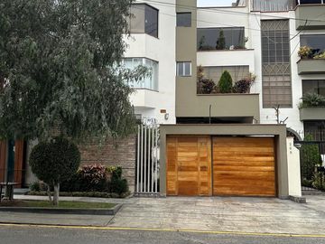 Departamento En Venta Estratégicamente Ubicado En Surco.