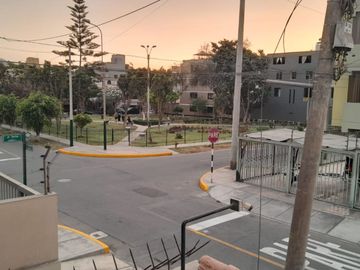 SE VENDE LINDA CASA EN LA MOLINA