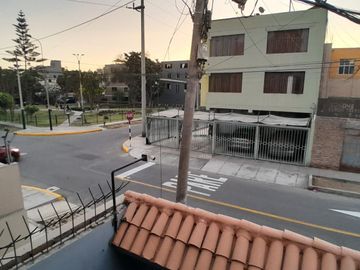 SE VENDE LINDA CASA EN LA MOLINA