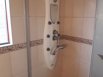 SE VENDE LINDA CASA EN LA MOLINA