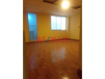 Casa Ideal Para Inversión O Negocio Con Parámetros De 7 Pisos