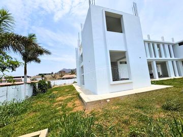 SE VENDE CASA DE CAMPO EN HUAROCHIRÍ LIMITE CON PACHACAMAC
