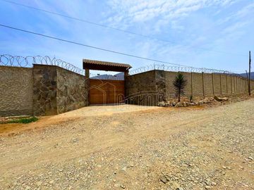 SE VENDE CASA DE CAMPO EN HUAROCHIRÍ LIMITE CON PACHACAMAC