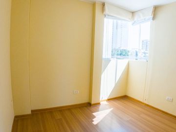 Departamento En Barrio Médico Con Vista Al Parque