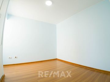 Departamento En Barrio Médico Con Vista Al Parque