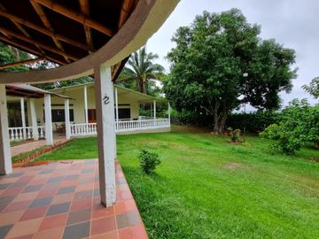 MARAVILLOSA CASA EN MELGAR