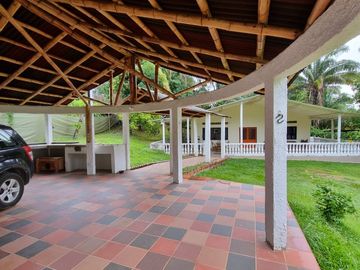 MARAVILLOSA CASA EN MELGAR