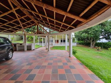 MARAVILLOSA CASA EN MELGAR