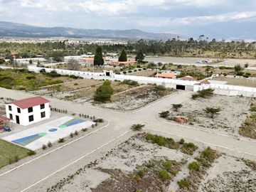 TERRENOS CAMPESTRES EN VENTA - SECTOR A POCOS MINUTOS DE GUAYLLABAMBA