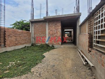 Venta De Terreno Con Construccion En Campiña De Moche / 273.5 M2 / $ 80,000