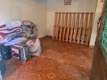 CASA AISLADA TOTALMENTE SÓLIDA- CON LOCAL COMERCIAL- LUBRICENTRO FUNCIONANDO. LO PRADO.