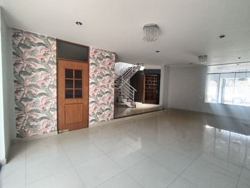 Se Vende Hermosa Casa De 4 Pisos En Campo Verde - Sachaca